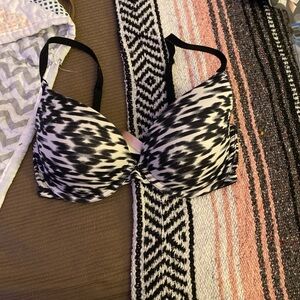 Victoria's Secret Black and Pink Bra
